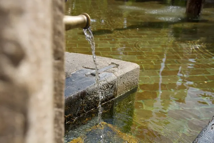 Impermeabilizar canal de água